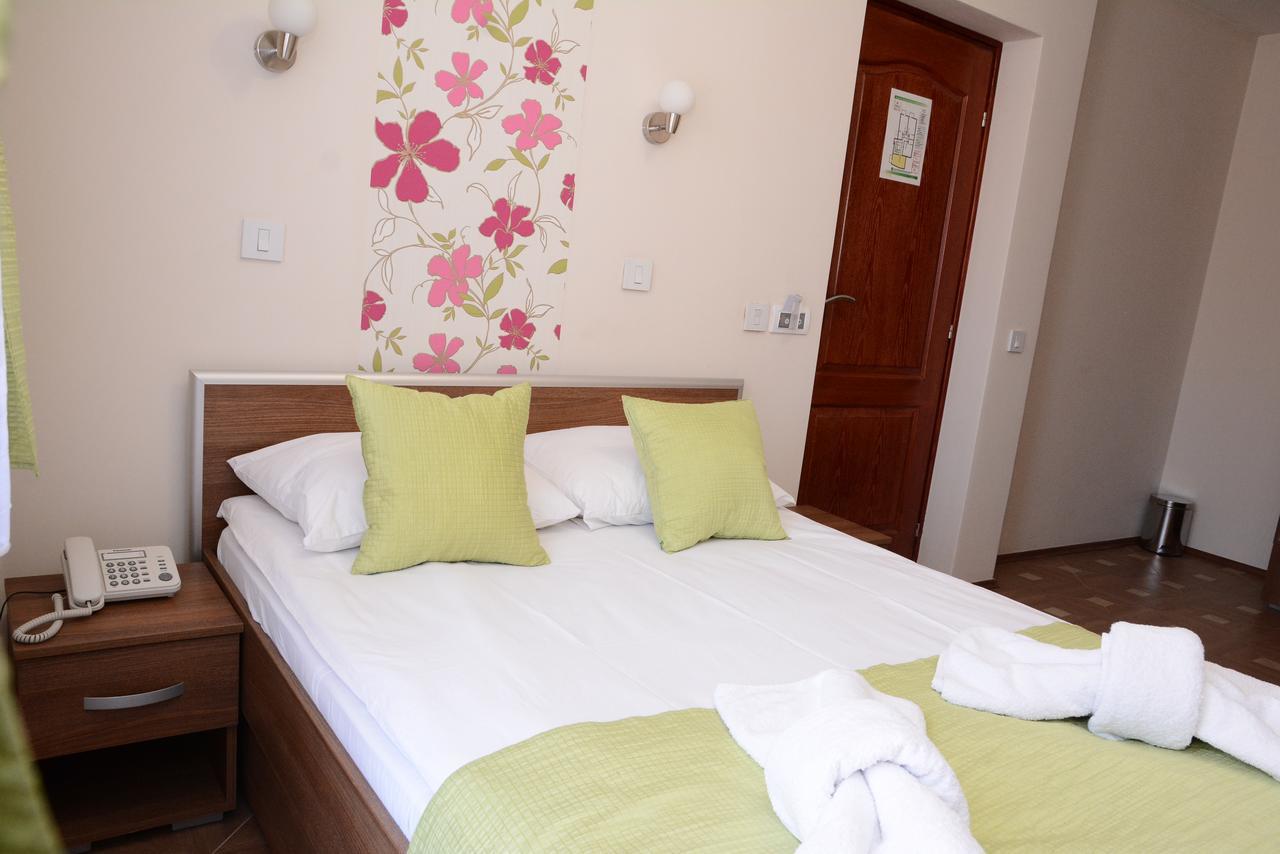 Garni Hotel Laguna Lux Nis Exterior photo